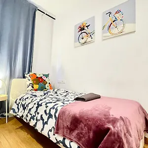 Sharing Flats In Gotico Barcellona